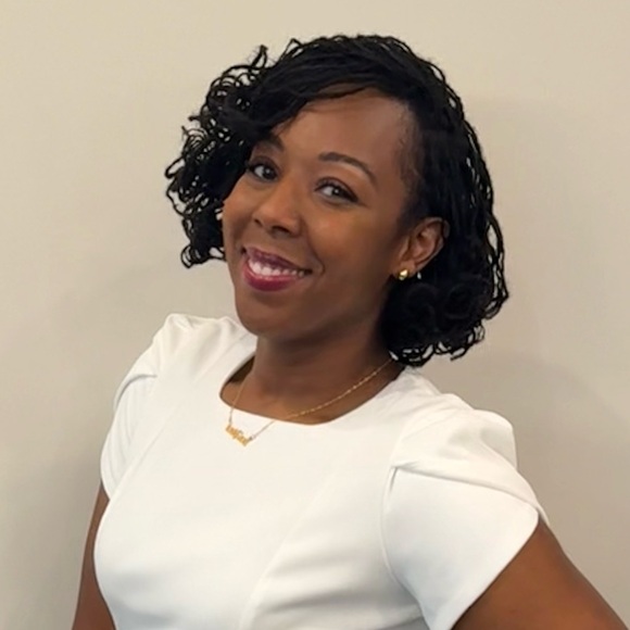 Meet your Posher, Leslie - Picture 1 of 1